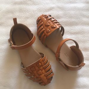 Old navy toddler girl sandals w/ankle Velcro strap